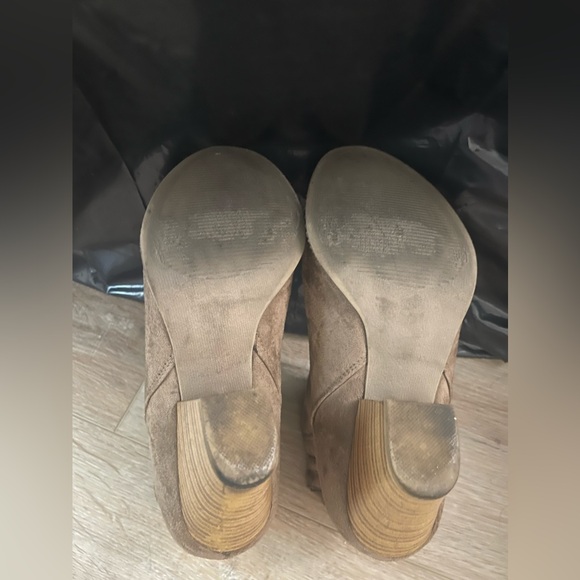 Booties - Picture 4 of 4